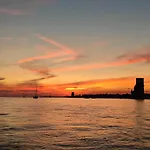 Experiencia Nautica Unica - E Passeio Úszó hotel Lisboa