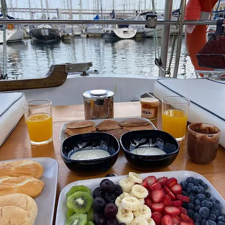 Botel Sailing Tours - Night On Board - Alcantara Lisbon