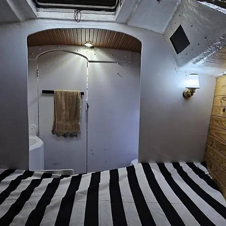 Sailing Tours - Night On Board - Alcantara Lisbon