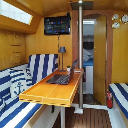 Experiencia Nautica Unica - Estadia E Passeio Lisboa